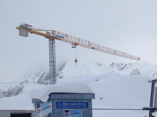 Žeriavy na predaj máme žeriavy Liebherr, SAEZ, WOLF, Engcranes, ktoré sú vo výbornom stave. Prenájom žeriavov na Slovensku