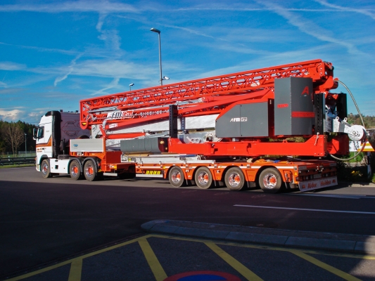 Wynajem dźwigów w Polsce i w Niemczech żurawie wielkopolska to firma zajmująca się wynajmem i sprzedażą żurawi wieżowych w atrakcyjnych cenach. Żurawie wielkopolska są dystrybutorami EngCranes w Polsce. Poza tym dysponuje dźwigami firmy Liebherr, które są w rewelacyjnym stanie. Żurawie można zarówno wynajmować, ale również zakupić w korzystnych cenach.